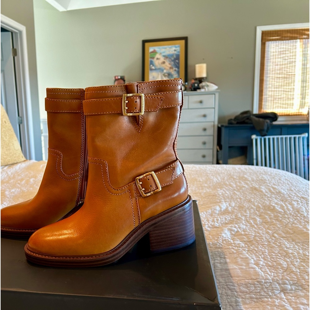 Brand new beautiful never worn Vince Camuto Vergelia golden walnut boot Size 7.5